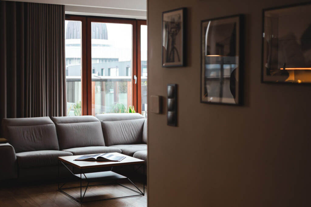 Projekt wnętrza w stylu nowoczesnym - salon - Warszawa